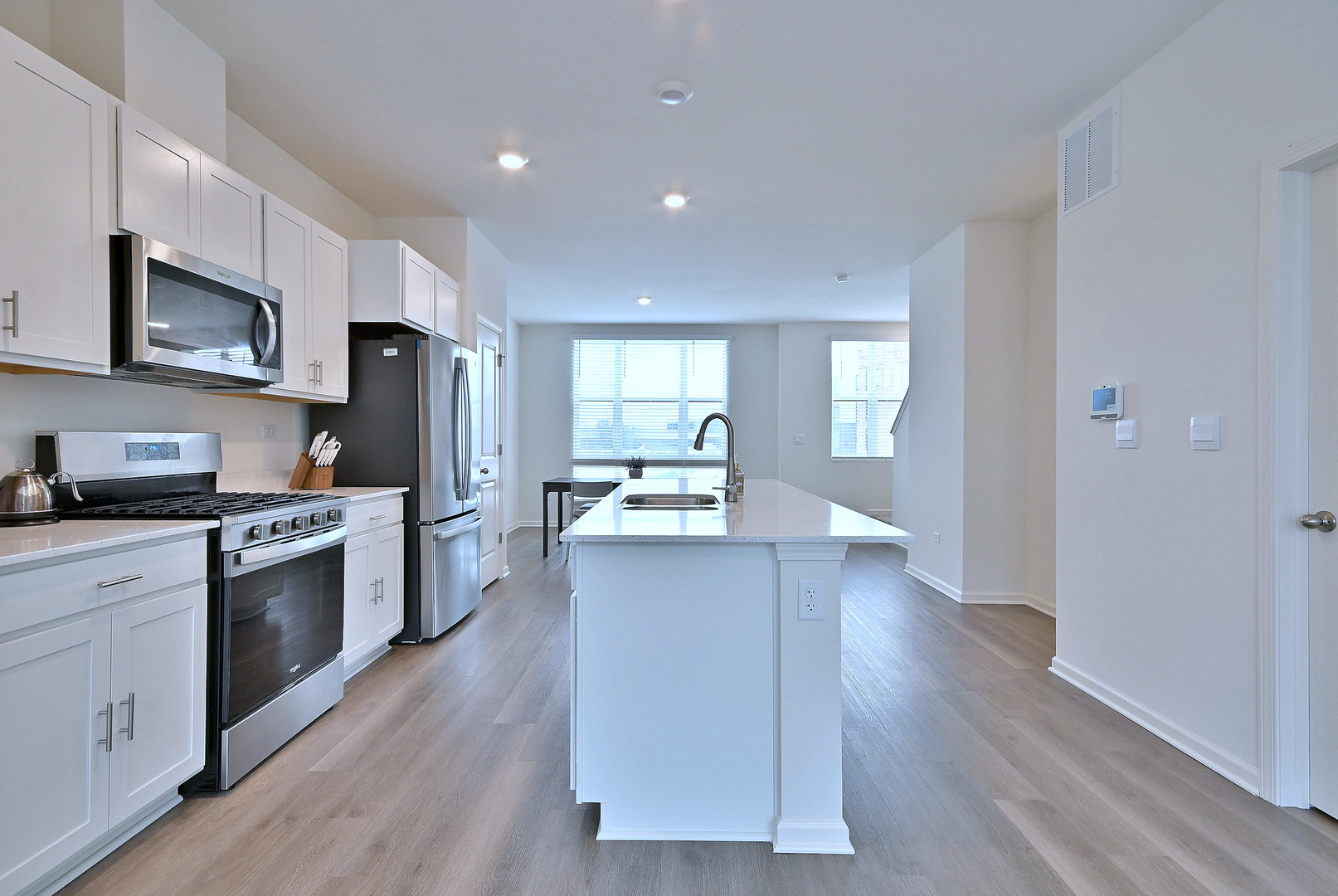 332 Summit Circle Lombard, IL 60148 - Photo 12 of 32