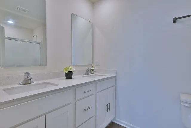 $3,800 | 332 Summit Circle, Lombard, IL 60148