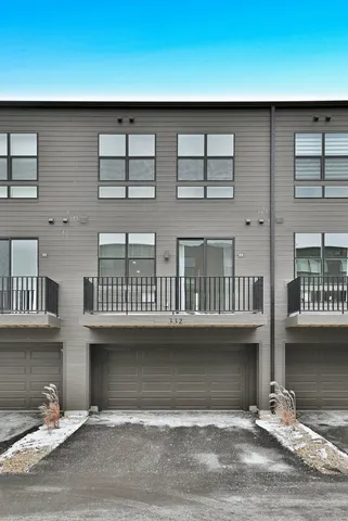 $3,800 | 332 Summit Circle, Lombard, IL 60148