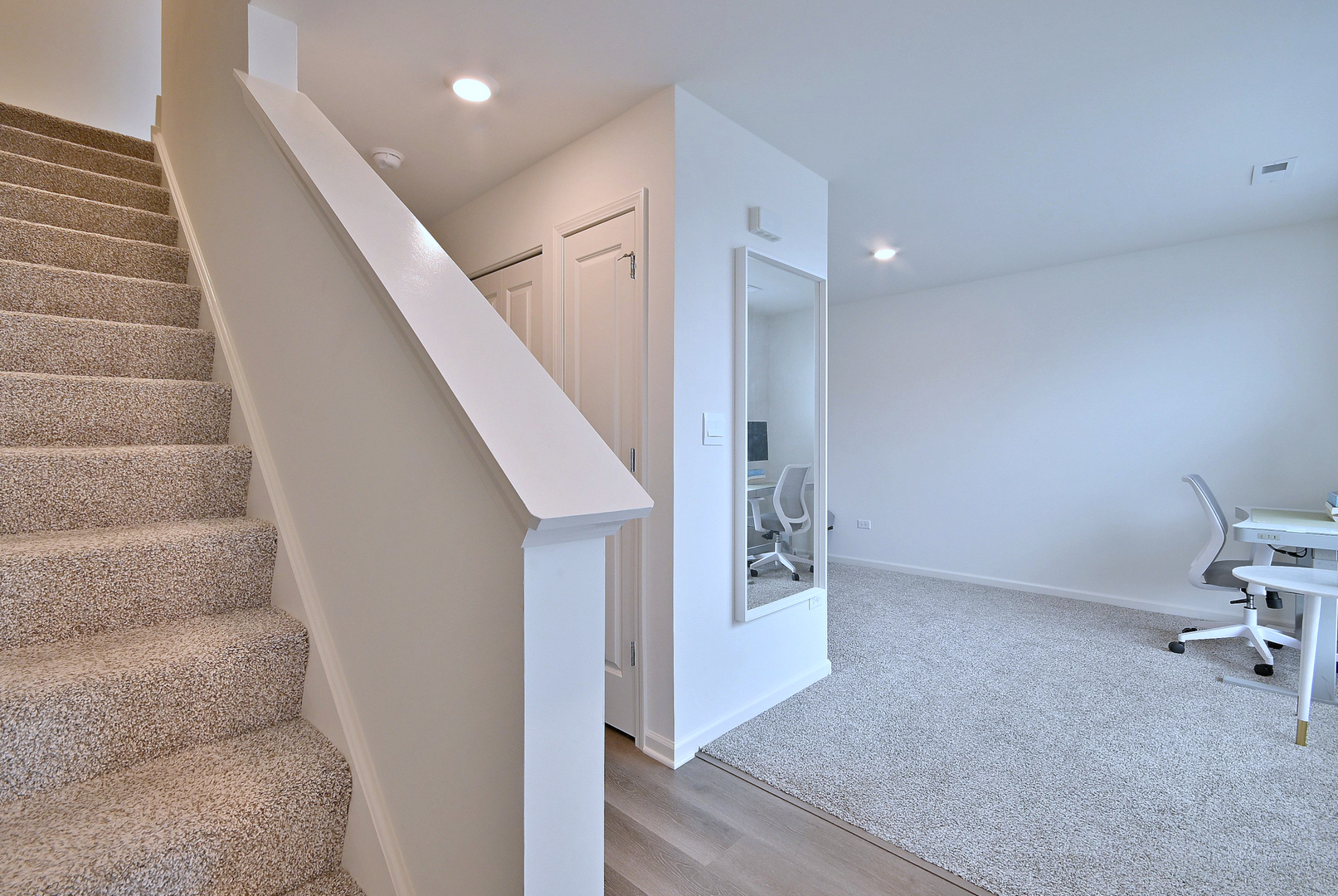 332 Summit Circle Lombard, IL 60148 - Photo 7 of 32