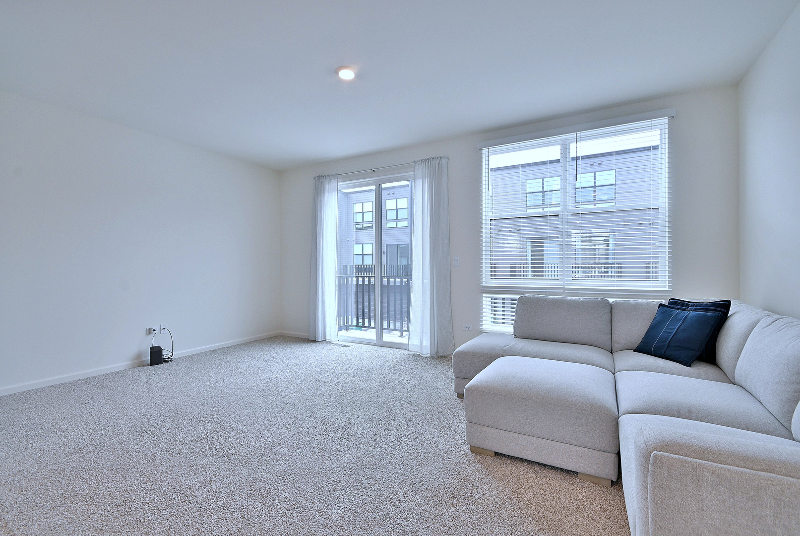 332 Summit Circle Lombard, IL 60148 - Photo 9 of 32