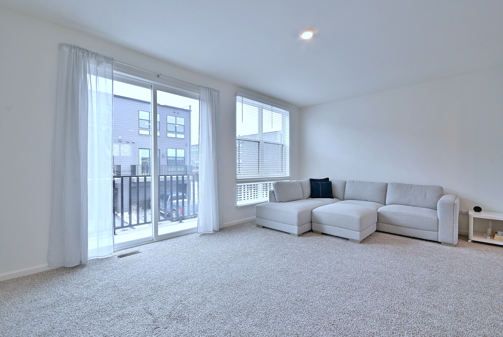 332 Summit Circle Lombard, IL 60148 - Photo 10 of 32