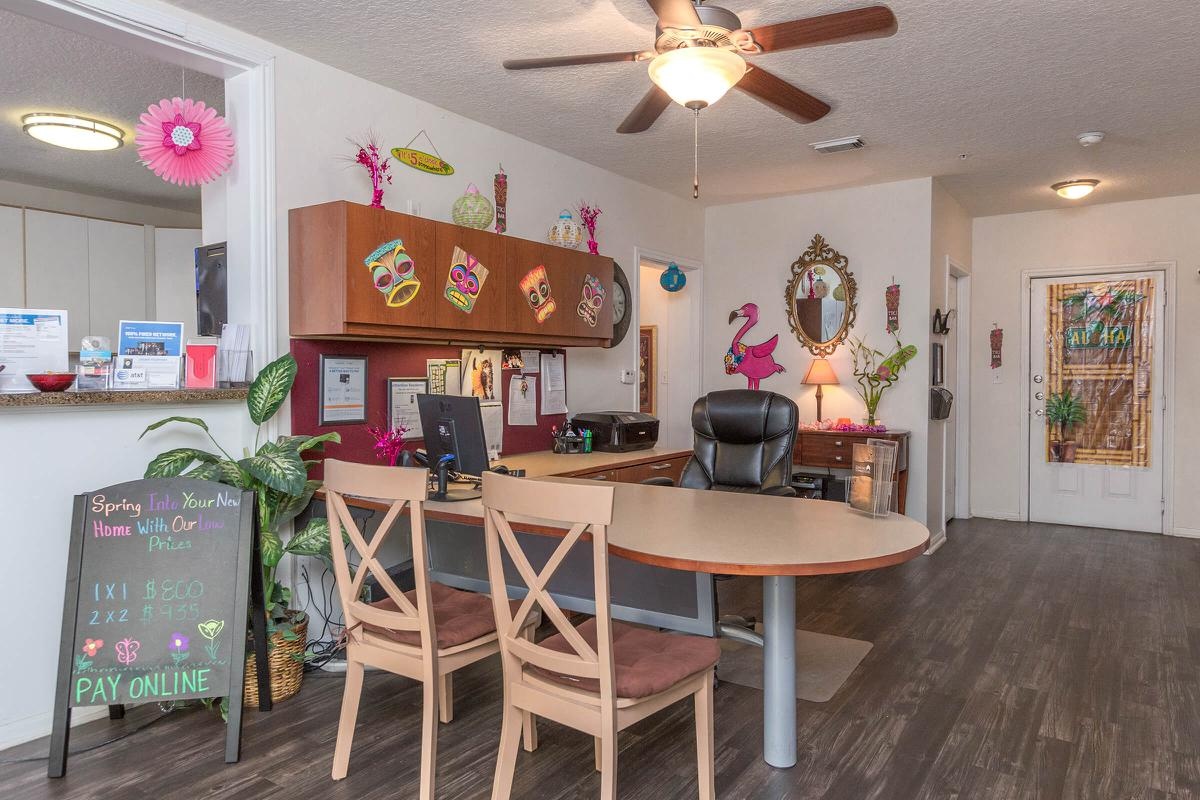 301 West Little York Road, Unit 1722 Houston, TX 77076 - Photo 3 of 16 LOOK & LEASE TODAY! ?? Move in March & get HALF OFF April & May RENT!