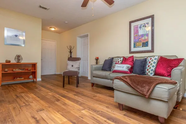 $1,095 | 301 West Little York Road, Unit 1722, Houston, TX 77076