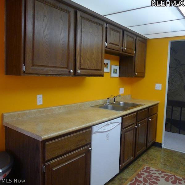 935 Hampton Ridge Drive Akron, OH 44313 - Photo 10 of 23 New countertops.