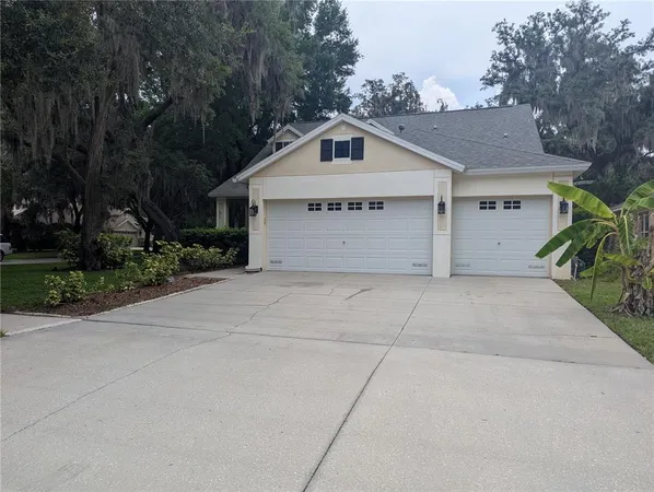 $2,800 | 6202 Gannetdale Drive, Lithia, FL 33547