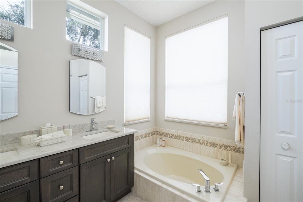 4113 Seton Circle Palm Harbor, FL 34683 - Photo 19 of 43