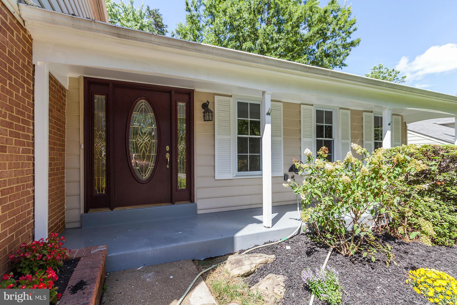9113 Bells Mill Road Potomac, MD 20854 - Photo 3 of 29 Front Porch