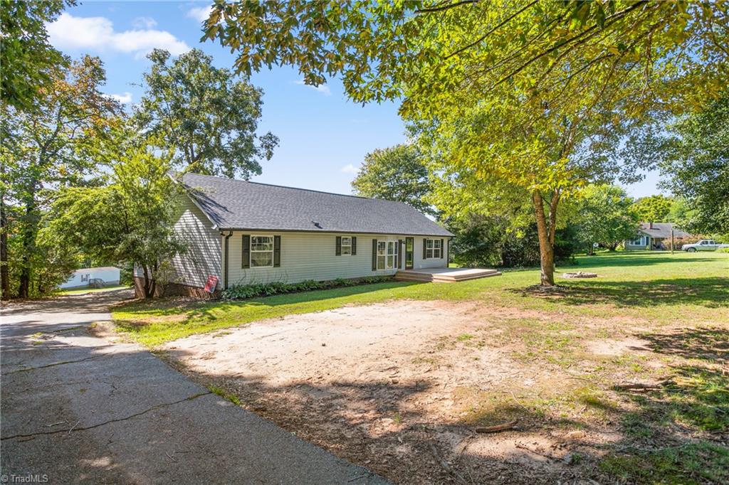1637 Troy Joyce Road Madison, NC 27025 - Photo 2 of 43