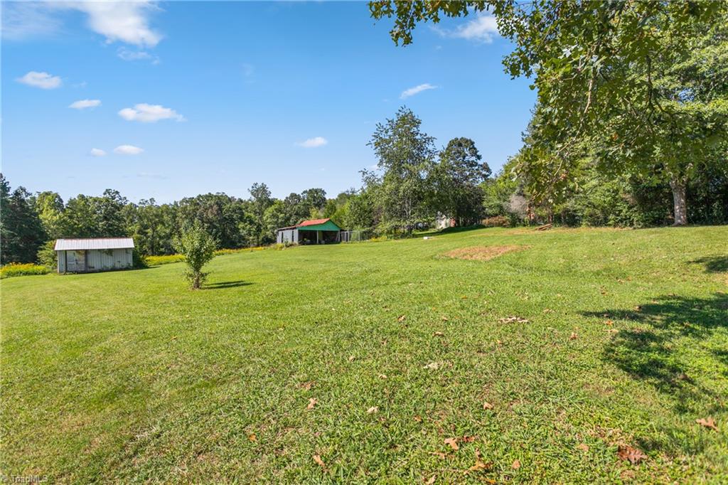 1637 Troy Joyce Road Madison, NC 27025 - Photo 27 of 43
