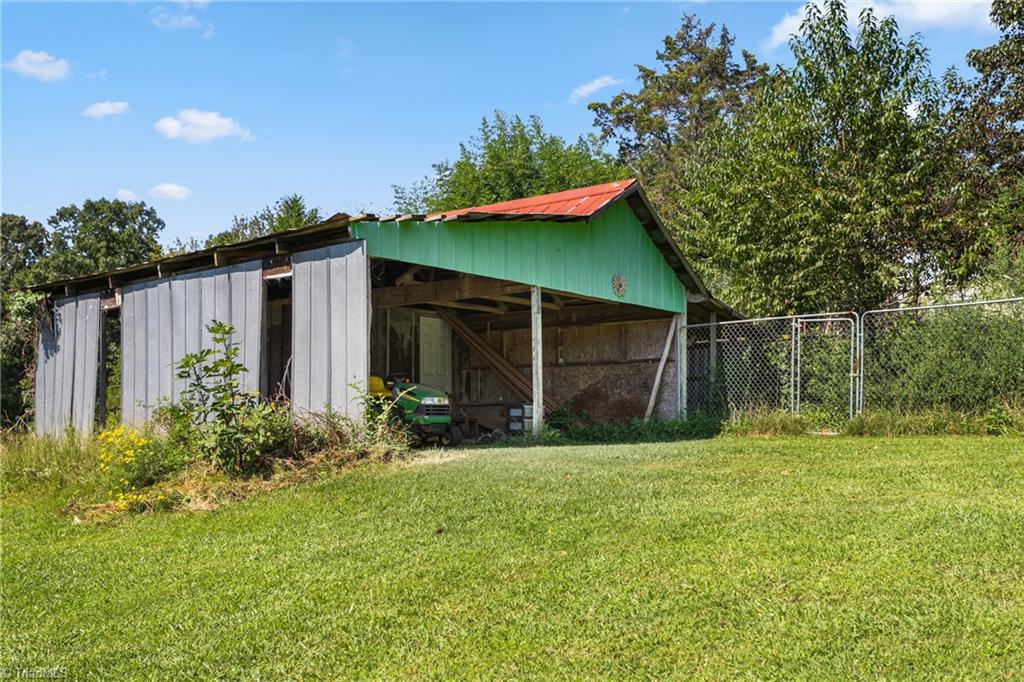 1637 Troy Joyce Road Madison, NC 27025 - Photo 30 of 43