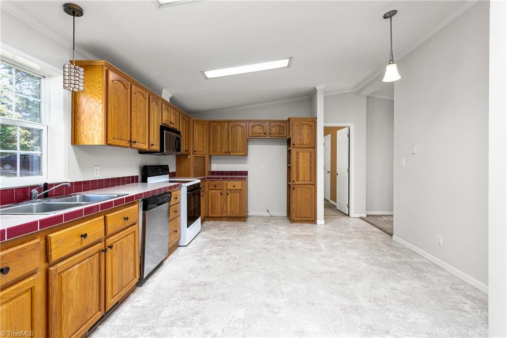 1637 Troy Joyce Road Madison, NC 27025 - Photo 10 of 43