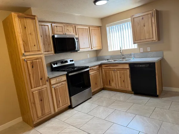 $1,600 | 1438 North Shill Drive, Unit 103, Mesa, AZ 85201