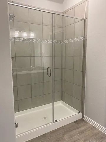 a bathroom with a bathtub