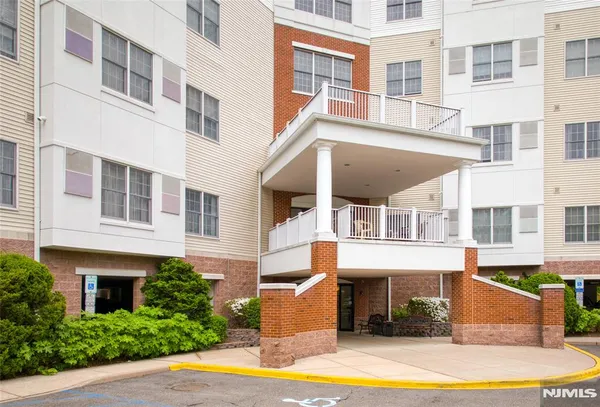 $360,000 | 189 Forest Avenue, Unit 216, Paramus, NJ 07652