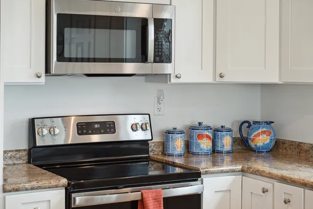 $1,325,000 | 31 9th Street West, Folly Beach, SC 29439