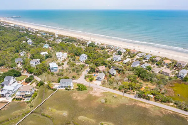 $1,325,000 | 31 9th Street West, Folly Beach, SC 29439