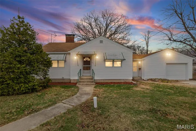 $105,000 | 611 Montgomery Street, Staunton, IL 62088