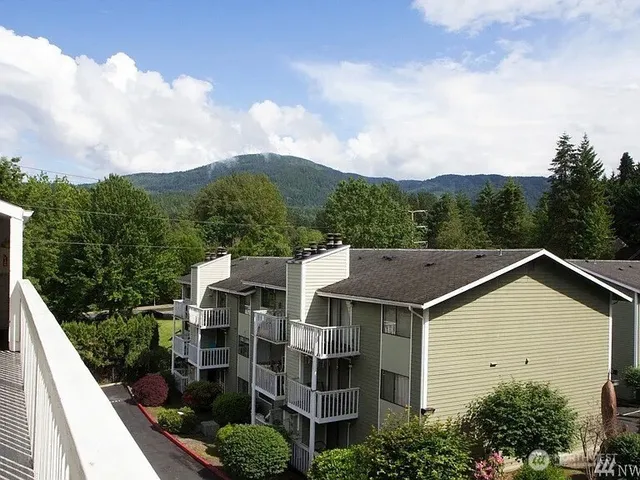 $1,650 | 230 Southwest Clark Street, Unit C302, Issaquah, WA 98027