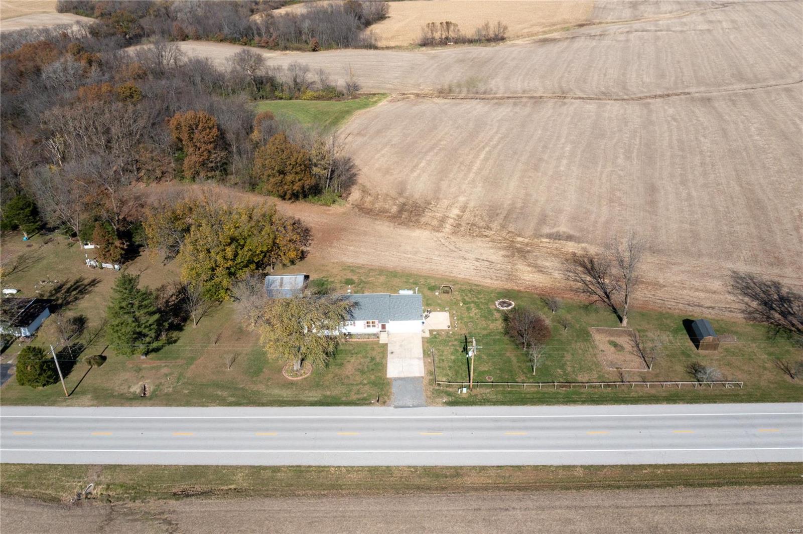 6835 Renken Road Moro, IL 62067 - Photo 3 of 38