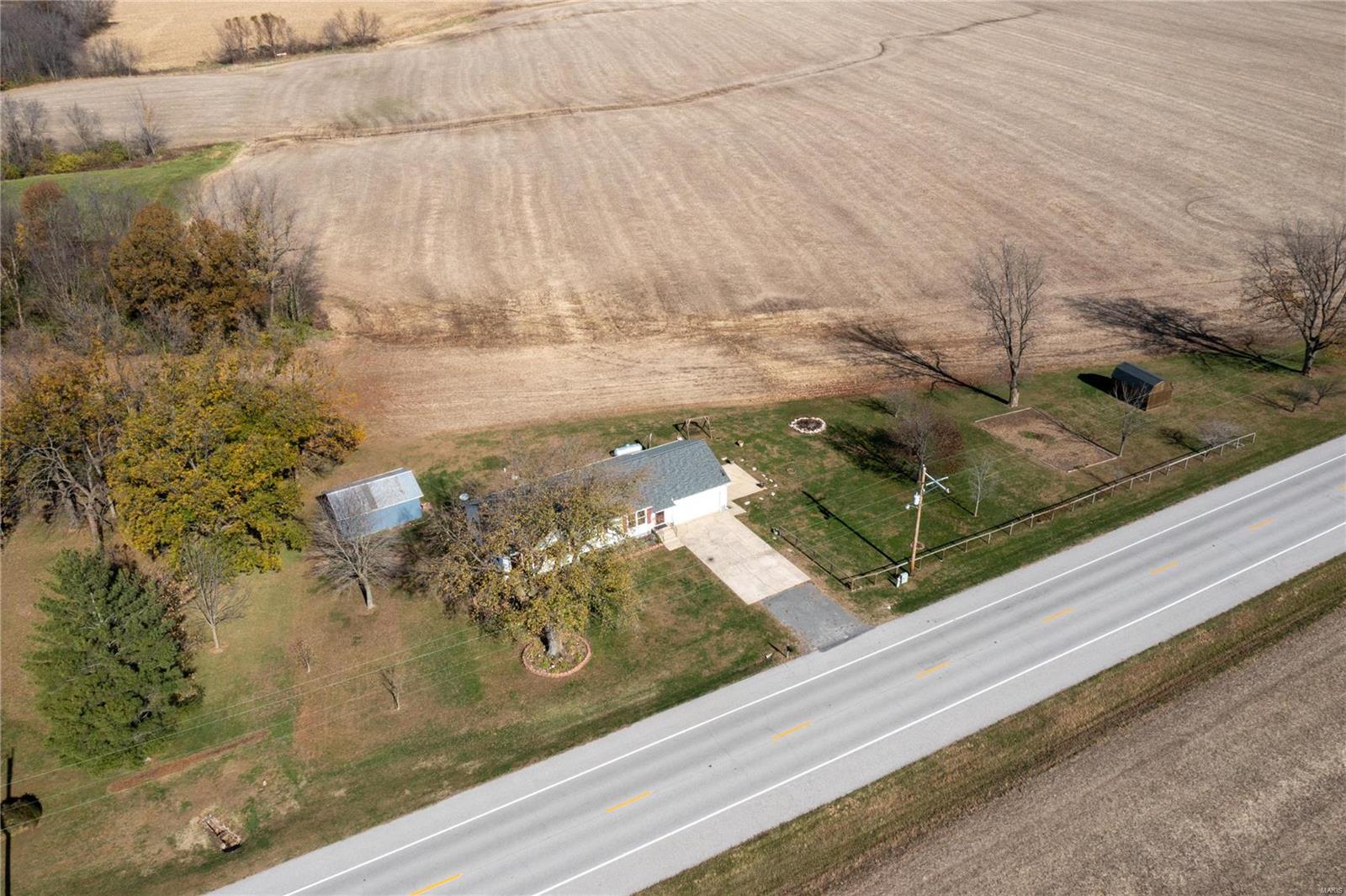 6835 Renken Road Moro, IL 62067 - Photo 5 of 38