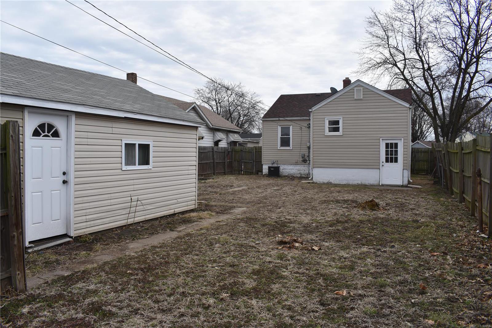 2805 Ralph Street Granite City, IL 62040 - Photo 4 of 32 Gallery Image 4