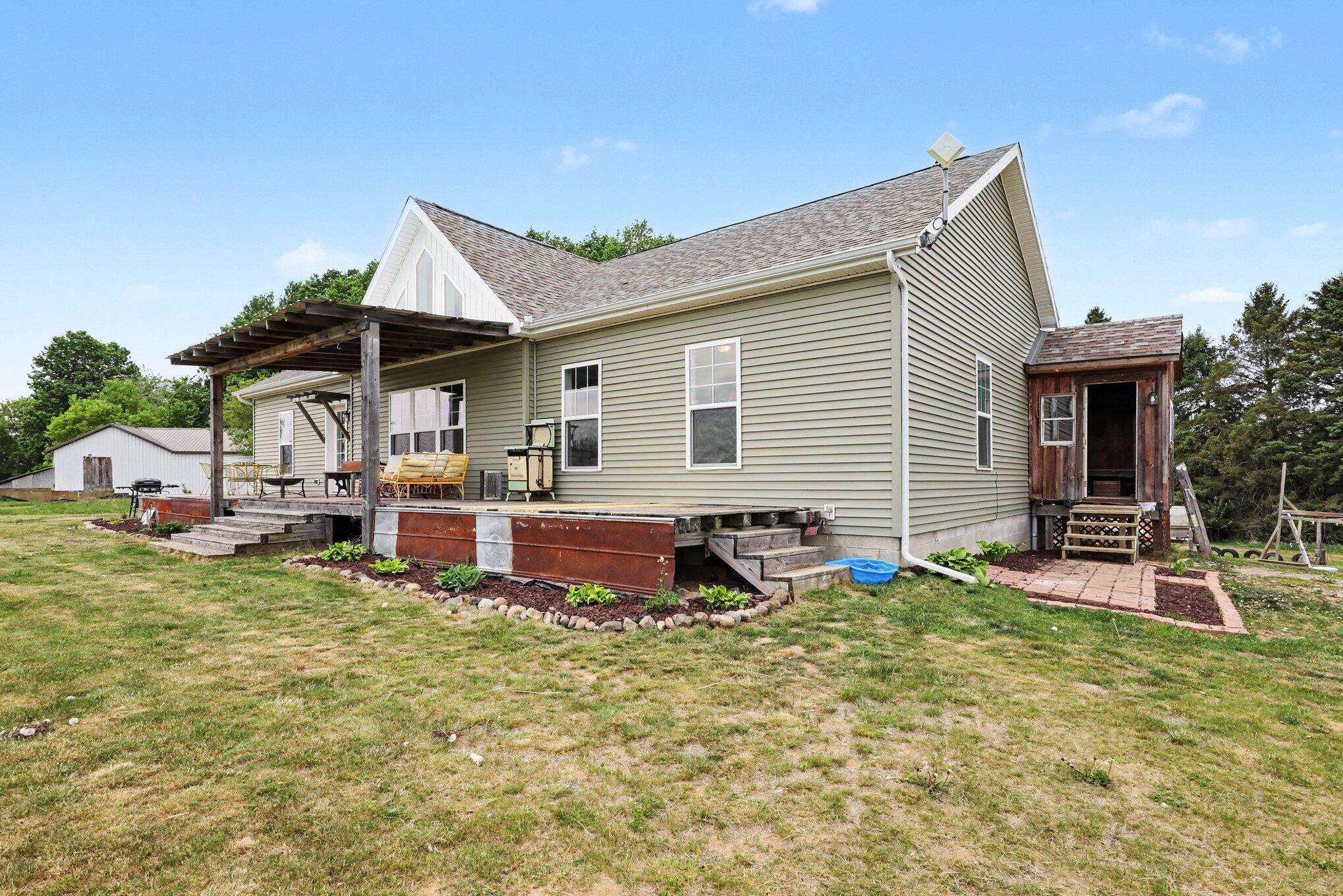 2404 Froede Road Caro, MI 48723 - Photo 3 of 36 004_file_3238