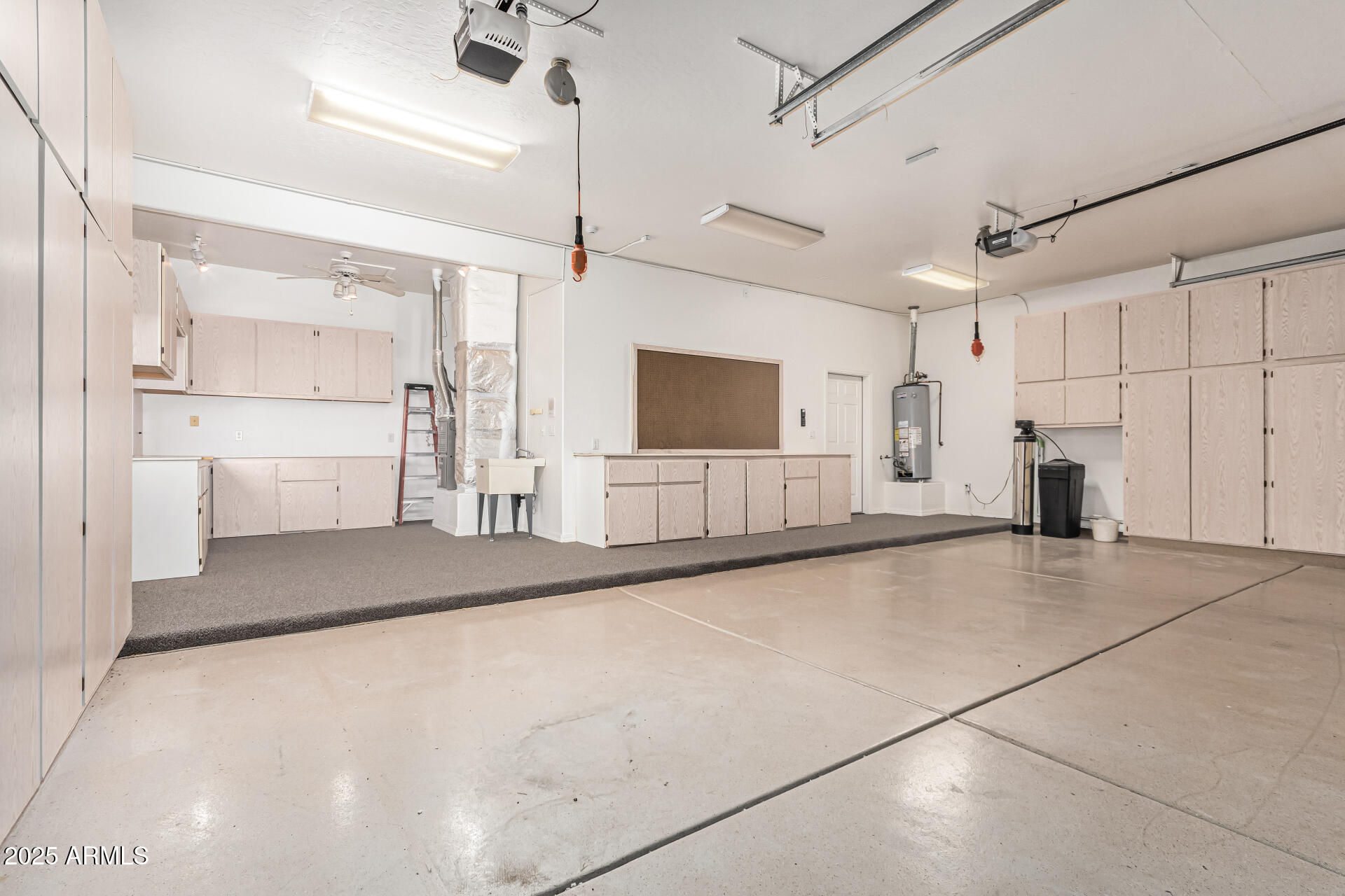 4237 North Recker Road Mesa, AZ 85215 - Photo 31 of 52 Garage