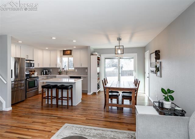 4651 Ridgeglen Road Colorado Springs, CO 80918 - Photo 9 of 43