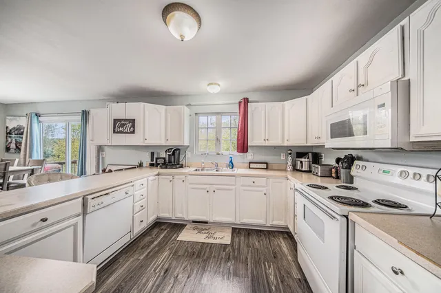 $420,000 | 10497 South Jackson Road, Cement City, MI 49233