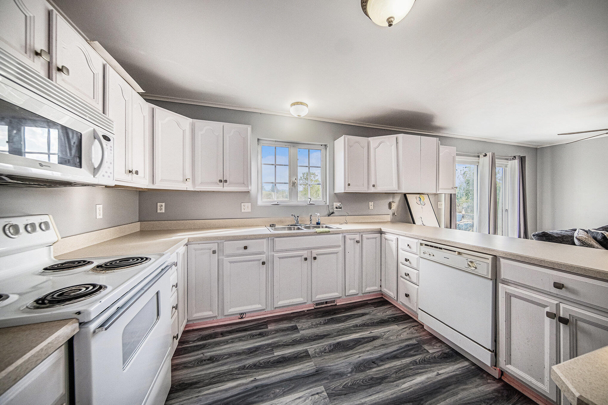 10497 South Jackson Road Cement City, MI 49233 - Photo 7 of 49 014_sbp_111_291