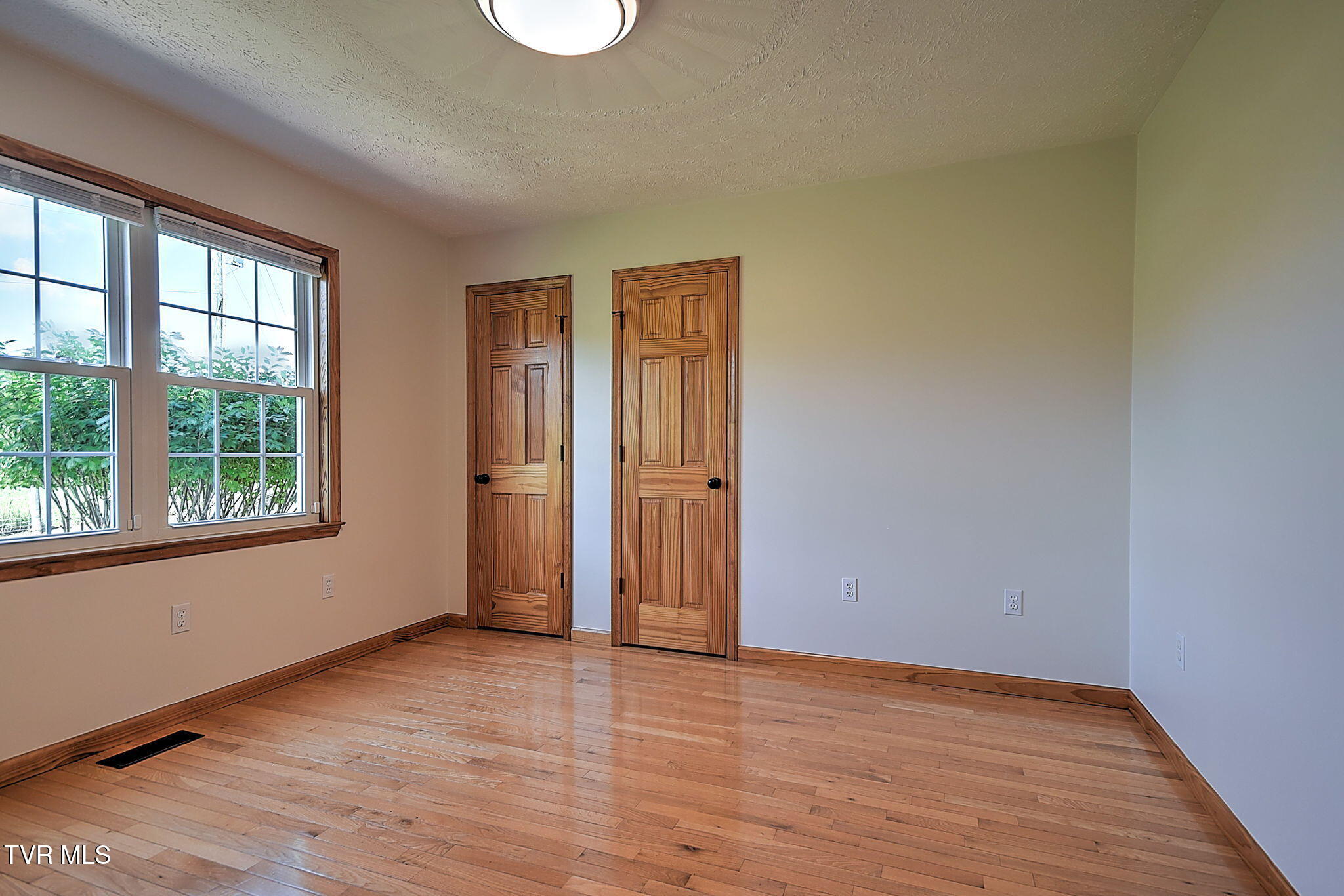 18137 Old Jonesboro Road Bristol, VA 24202 - Photo 47 of 90 47-web-or-mls-18137 Old Joboro GUnit-47