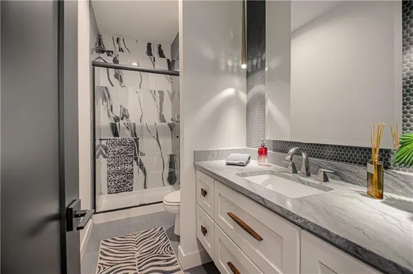 $1,150,000 | 10313 West 151st Place, Overland Park, KS 66221