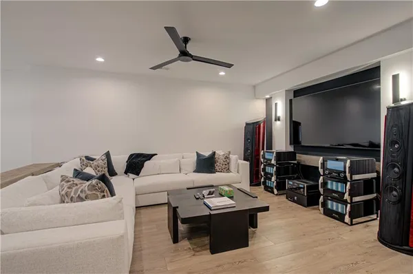 $1,150,000 | 10313 West 151st Place, Overland Park, KS 66221