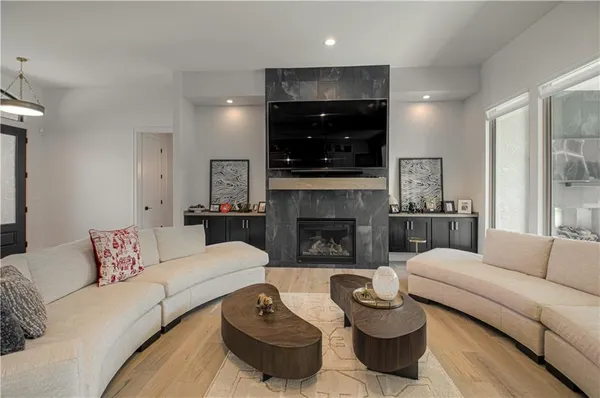 $1,150,000 | 10313 West 151st Place, Overland Park, KS 66221
