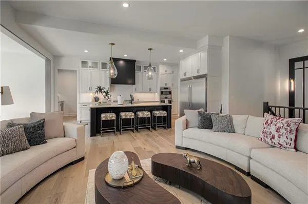 $1,150,000 | 10313 West 151st Place, Overland Park, KS 66221