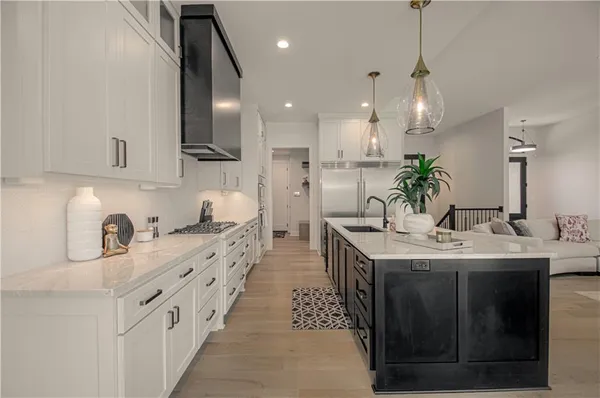 $1,150,000 | 10313 West 151st Place, Overland Park, KS 66221