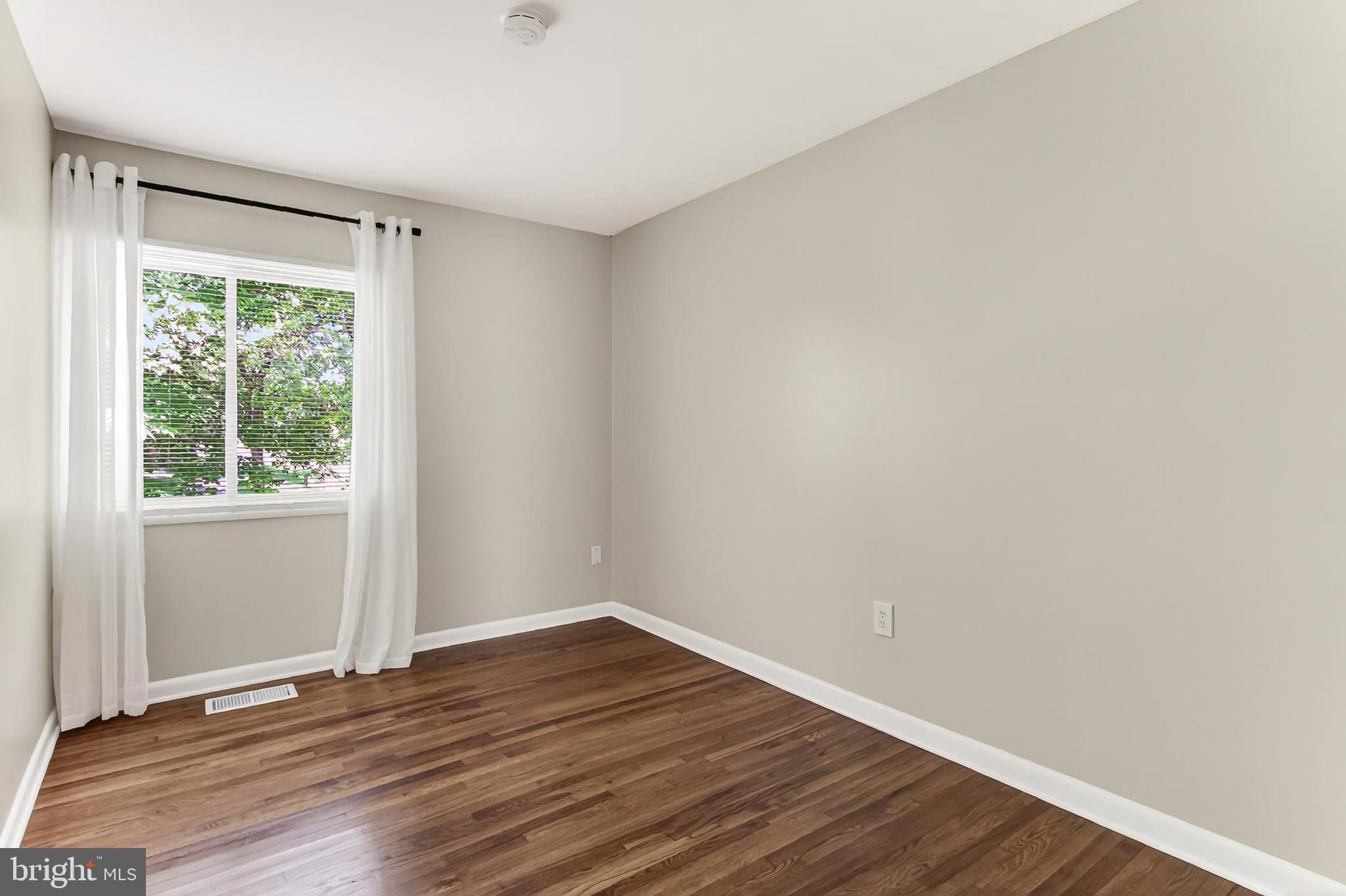 1498 Roundleaf Court Reston, VA 20190 - Photo 35 of 62 1 of 4 Bedrooms with Real Hardwood Floors