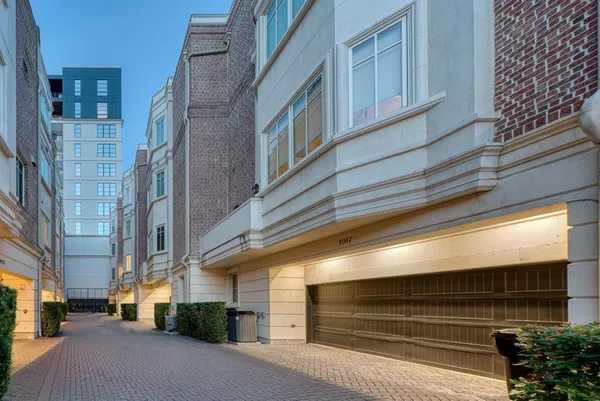 $1,240,000 | 1913 Revere Street, Houston, TX 77019