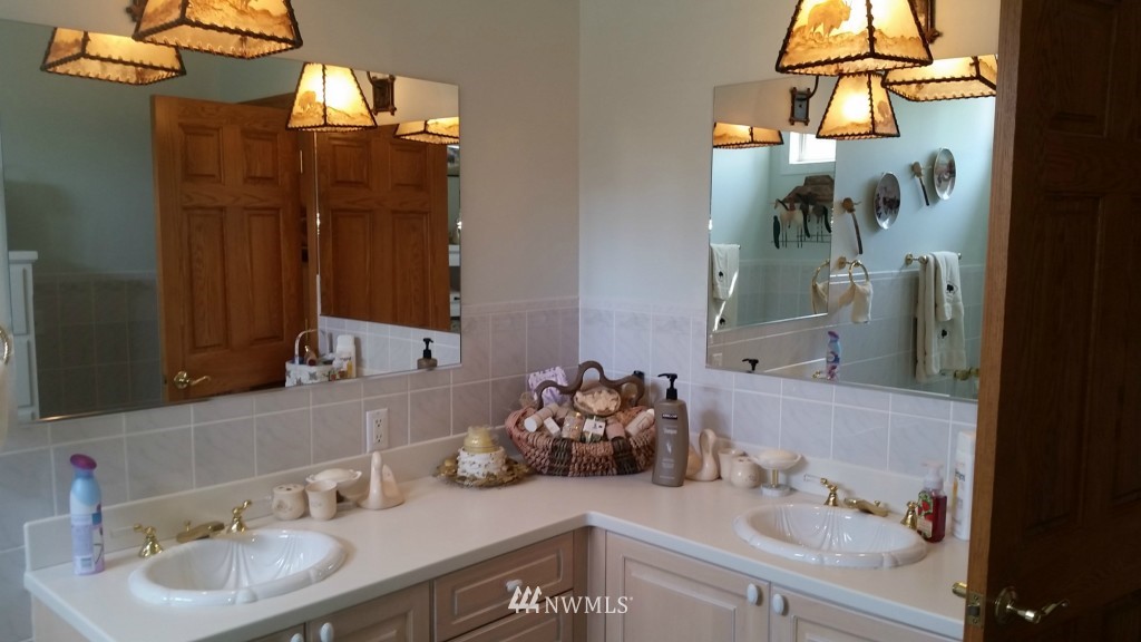 336 North Lemanasky Road Tonasket, WA 98855 - Photo 8 of 25 Gallery Image 8