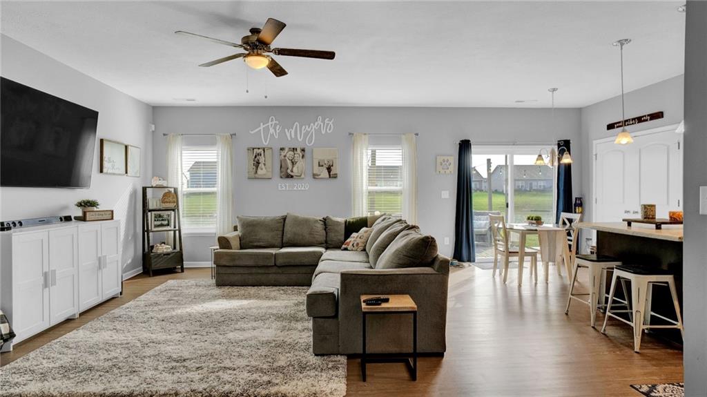 217 Rambling Road Greenfield, IN 46140 - Photo 4 of 29