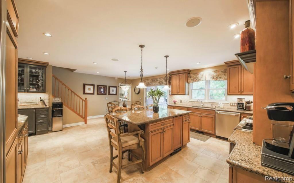 240 Touraine Road Grosse Pointe Farms, MI 48236 - Photo 19 of 50