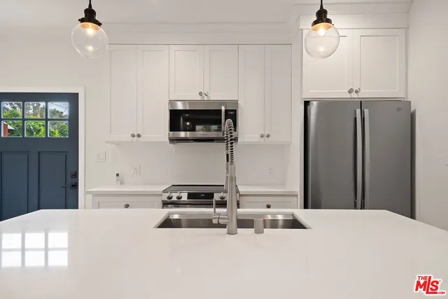 $2,395 | 2494 1/2 Loy Lane, Los Angeles, CA 90041