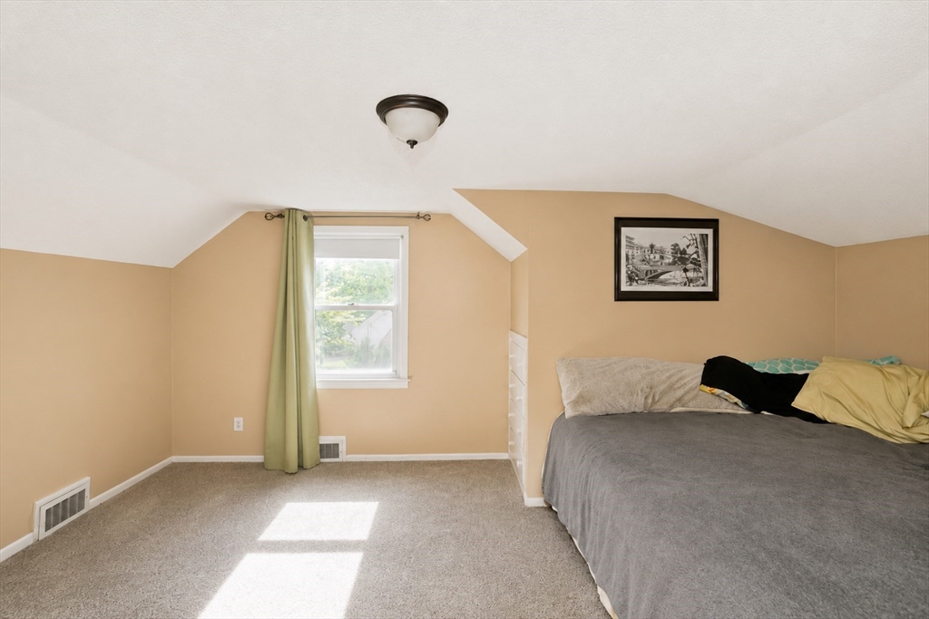93 Moss Road Springfield, MA 01119 - Photo 21 of 40