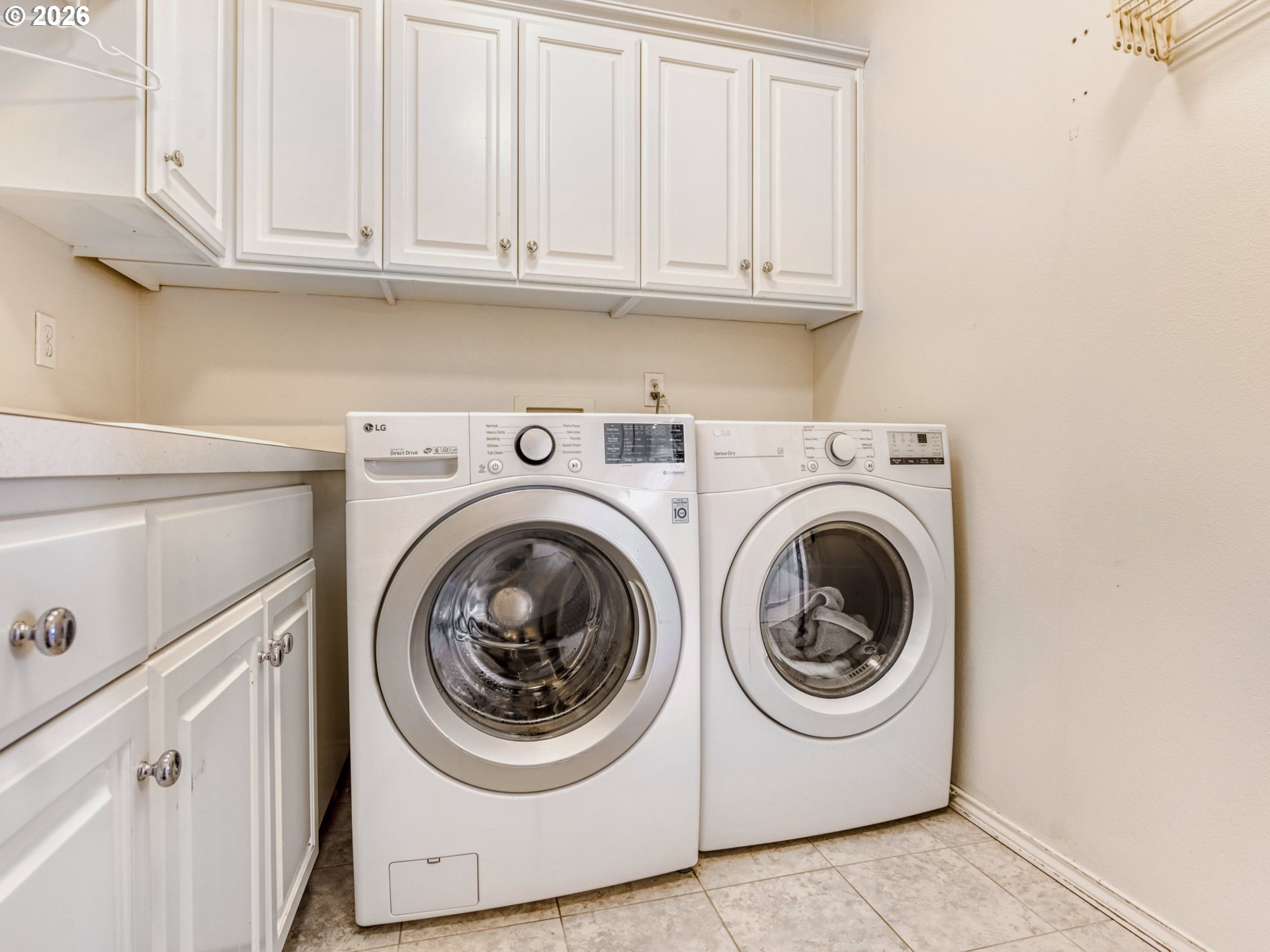 10979 Southwest Matzen Drive Wilsonville, OR 97070 - Photo 24 of 37 a utility room with dryer and washer