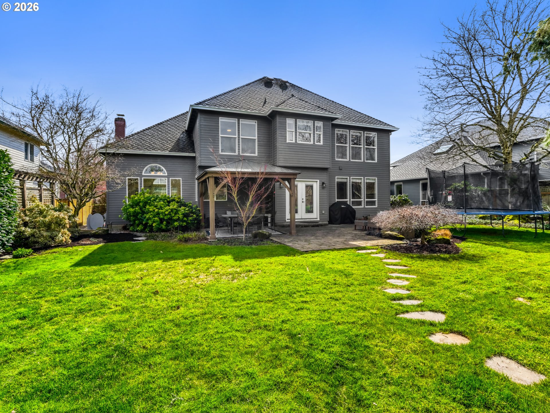 10979 Southwest Matzen Drive Wilsonville, OR 97070 - Photo 25 of 37 a front view of a house with garden