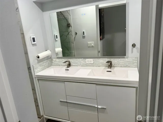 $640,000 | 217 Tacoma Boulevard South, Pacific, WA 98047