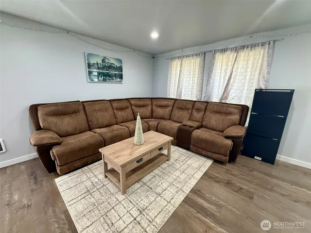 $640,000 | 217 Tacoma Boulevard South, Pacific, WA 98047