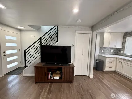 $640,000 | 217 Tacoma Boulevard South, Pacific, WA 98047