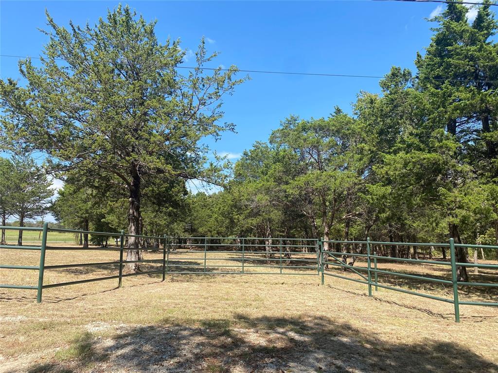 1648 Gordonville Road Gordonville, TX 76245 - Photo 2 of 18 a view of a tennis court